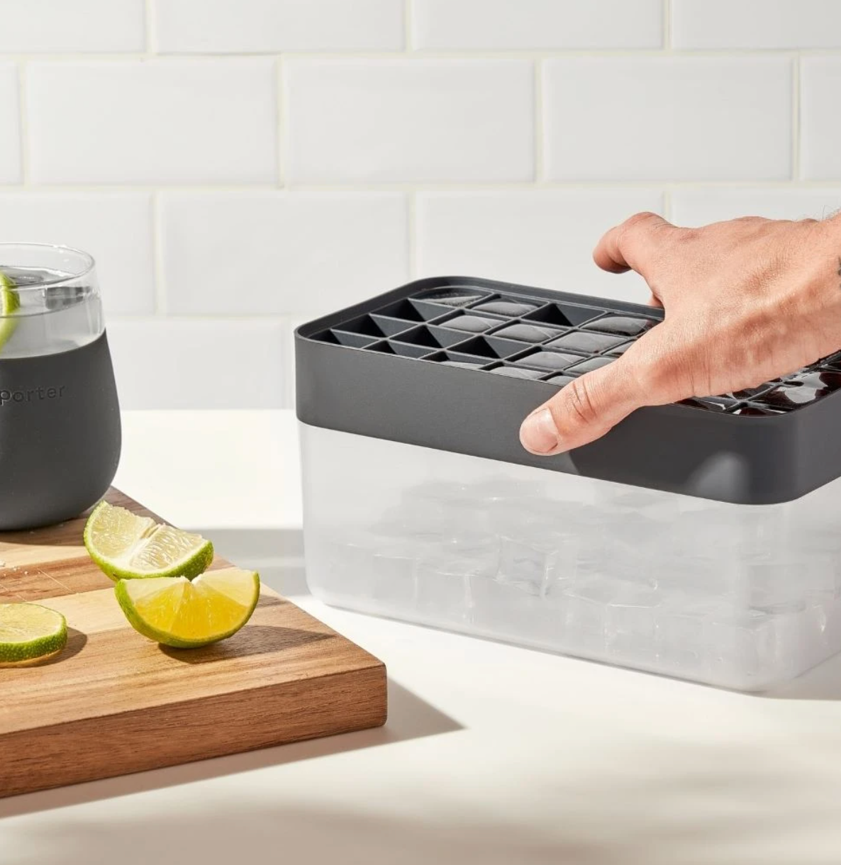 Lékué ice box with reversible deals lid